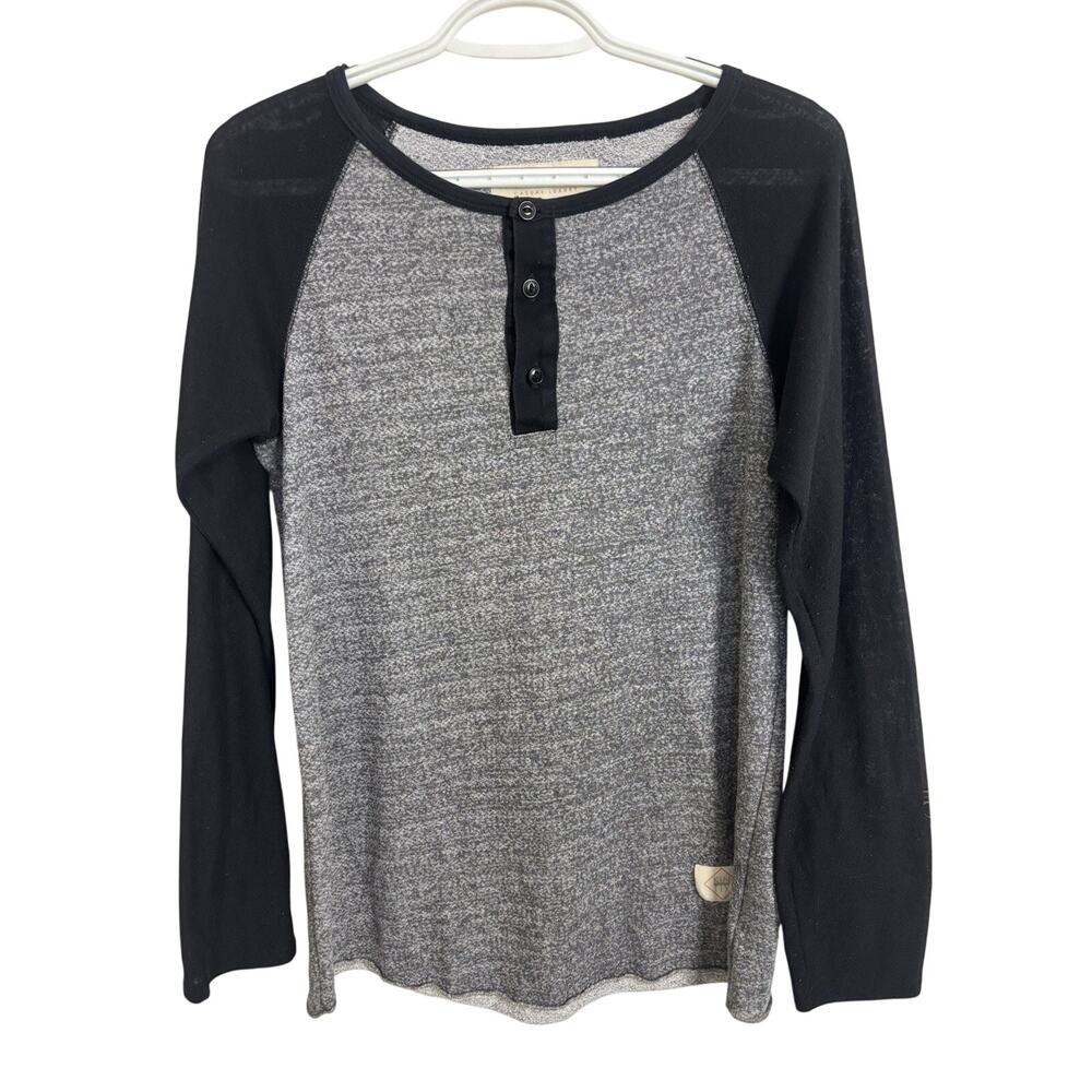 Kinetix Casual Luxury Gray Black Long Sleeve Henley Baseball Tee Size Medium USA